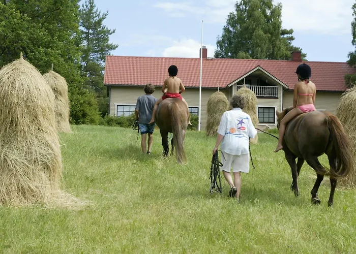 Semesterbostad Resort Naaranlahti Cottages *