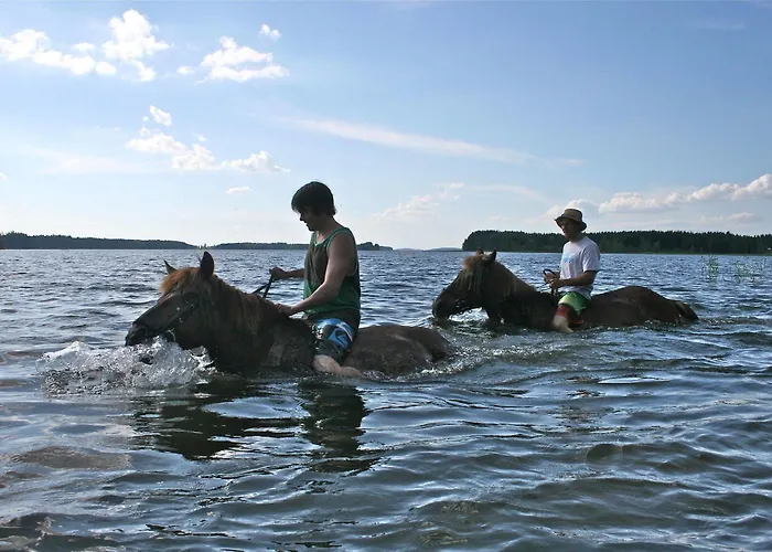 Resort Naaranlahti Cottages *